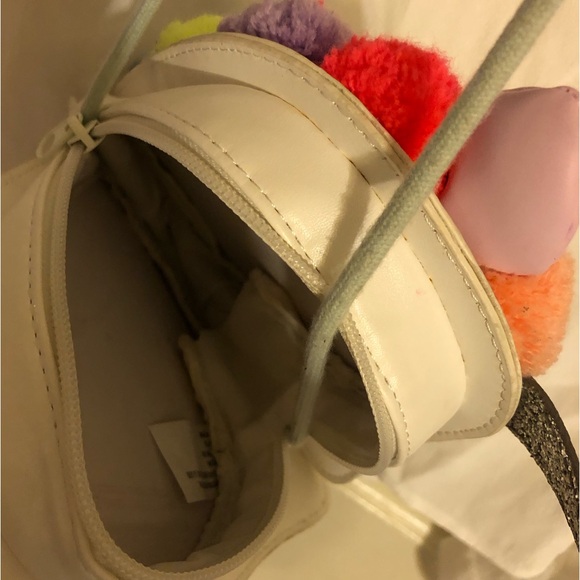 Unicorn purse preowned condition - Picture 2 of 5